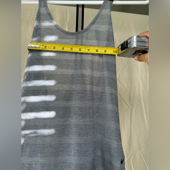 Nike Tank Top - Picture 5 of 6